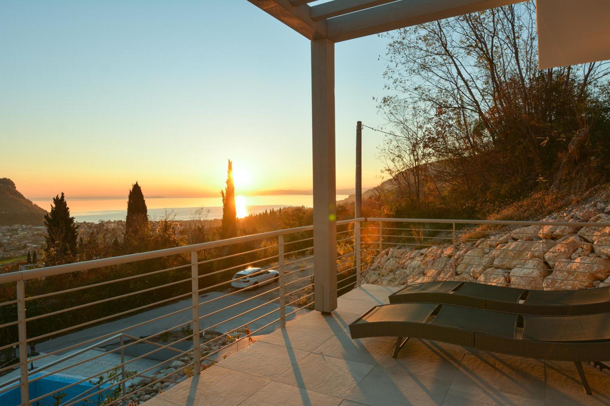 Lodge Sunset - Enjoy *